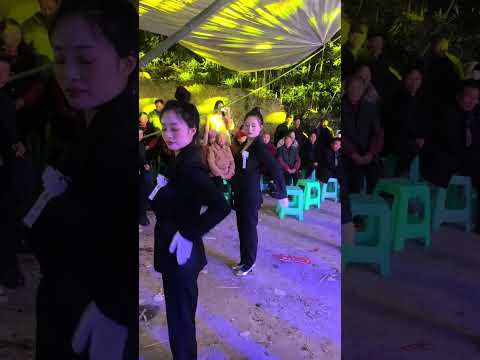 妈妈幸福的离开 我们含泪剪辑了一些片段 这是对妈妈永远的怀念 妈妈永远离开了我们 记录真实生活 农村生活 愿您在天堂一切安好 内容过于真实