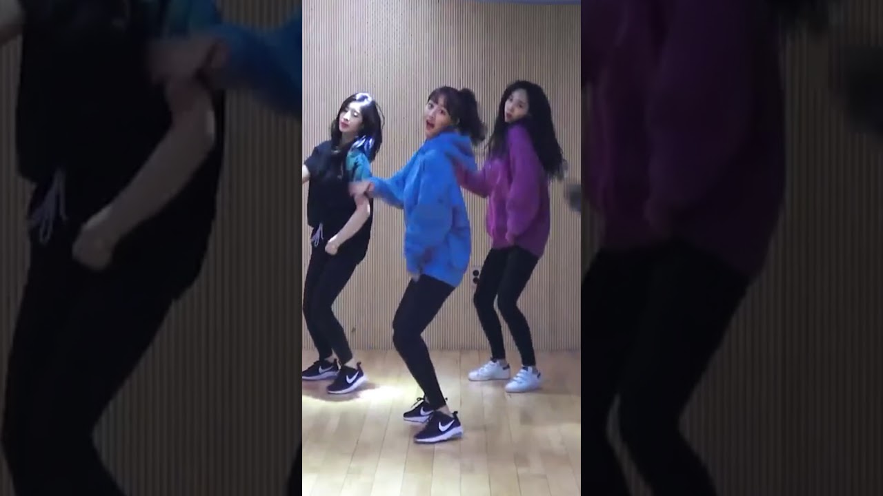 TWICE What is love? (Jihyo focus) 트와이스 (지효) 왓 이즈 러브?