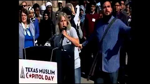 Crazy Religious Woman Interrupts Texas Muslim Day Speaker