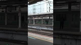 我孫子駅に到着する常磐快速線上りE231系（下りホームから）