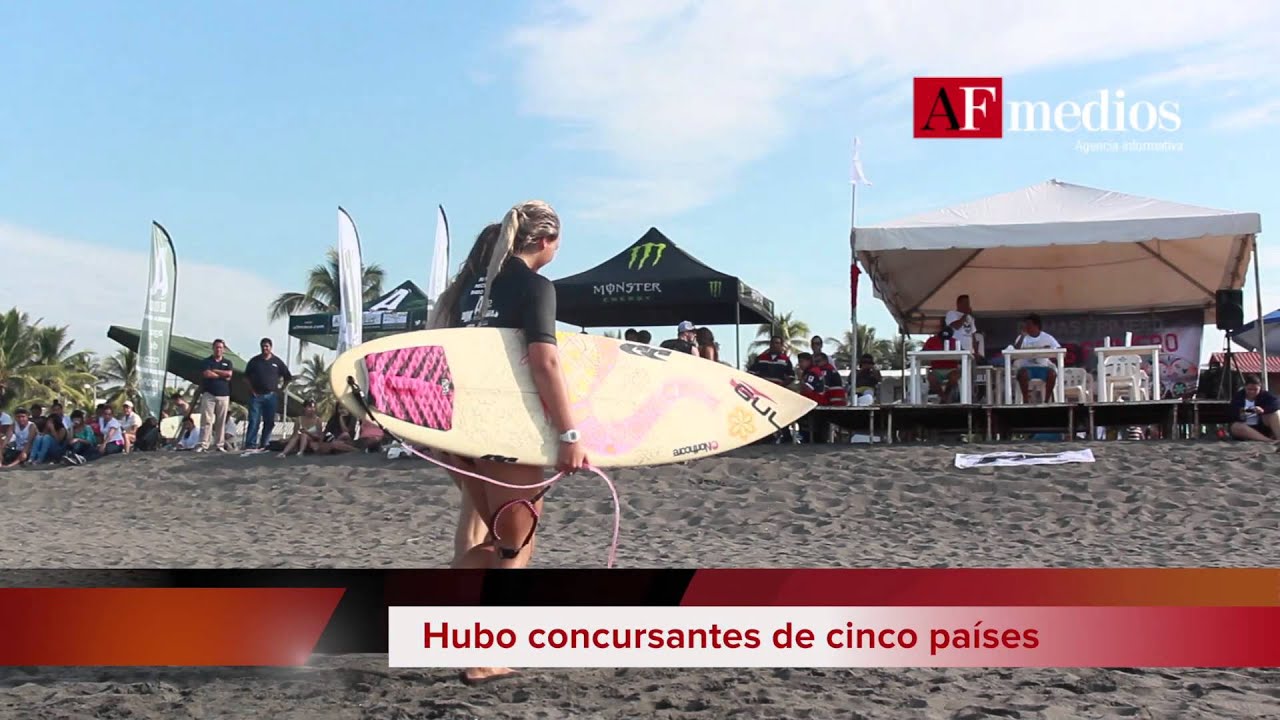 Bikinis y diversión en Torneo de Surf en Tecomán playa mujeres