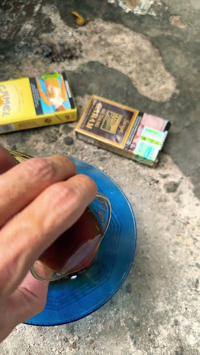 Kopi Hitam tambah Rokok Mas Eee