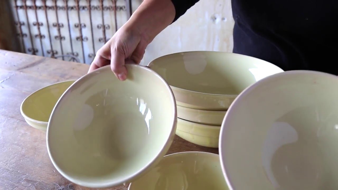 Campagna large and medium serving bowls
