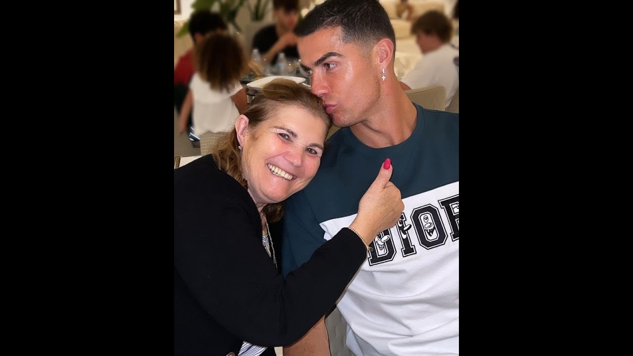 Team Cristiano Ronaldo France - Dolores (maman de Cristiano Ronaldo) avec  les 3 derniers enfants de CR7 ! ❤