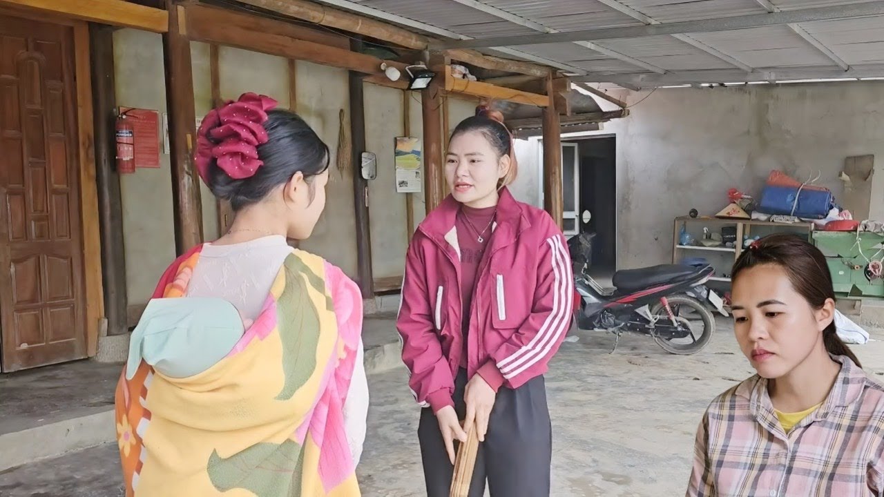 Девушка, которую Хоп привёл домой, теперь живёт в доме Хопа, и Дон об этом не знает.