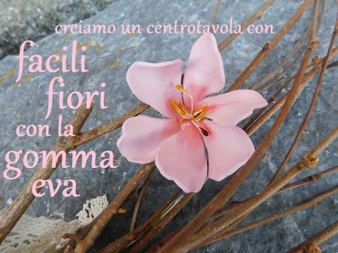 Veloce centrotavola con i fiori di gomma eva