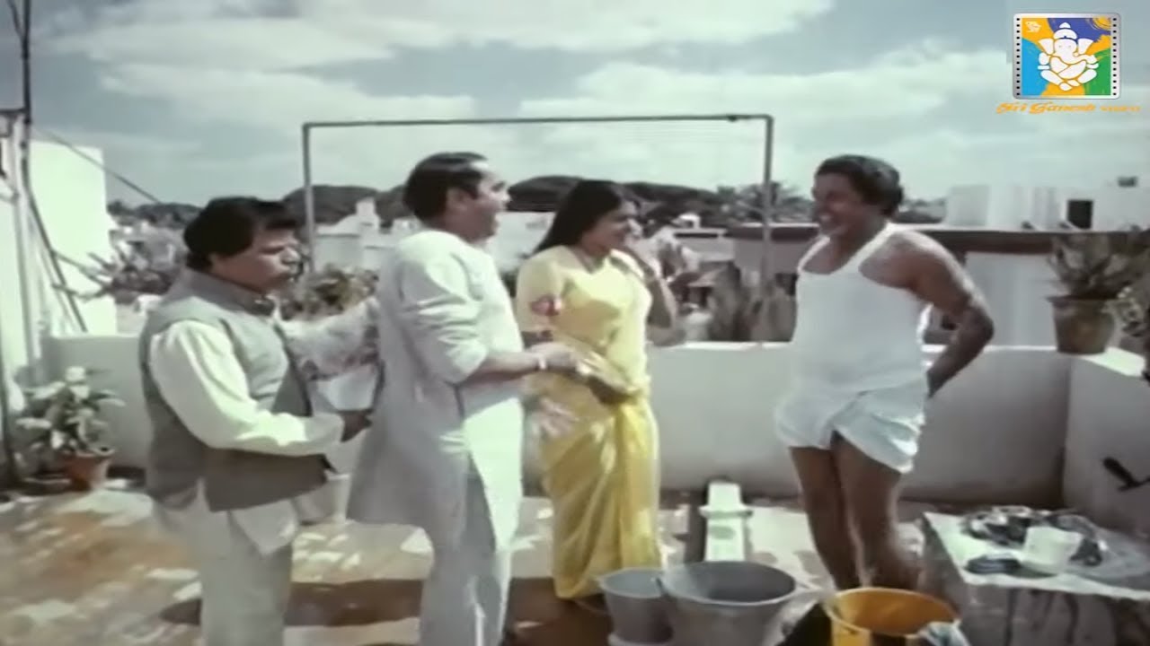 Mukyamanthri Chandru washing wife's Dress Comedy Scenes | Golmal Radhakrishna Kannada Movie