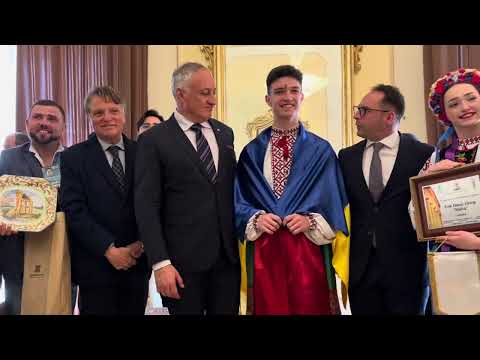 Mandorlo in Fiore 2024: il Prefetto Filippo Romano riceve i gruppi folk nel palazzo del Governo