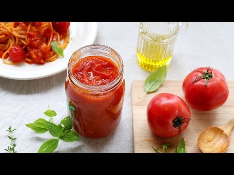 Super Useful Tomato Sauce Recipe  [Wife&rsquo;s Cuisine]