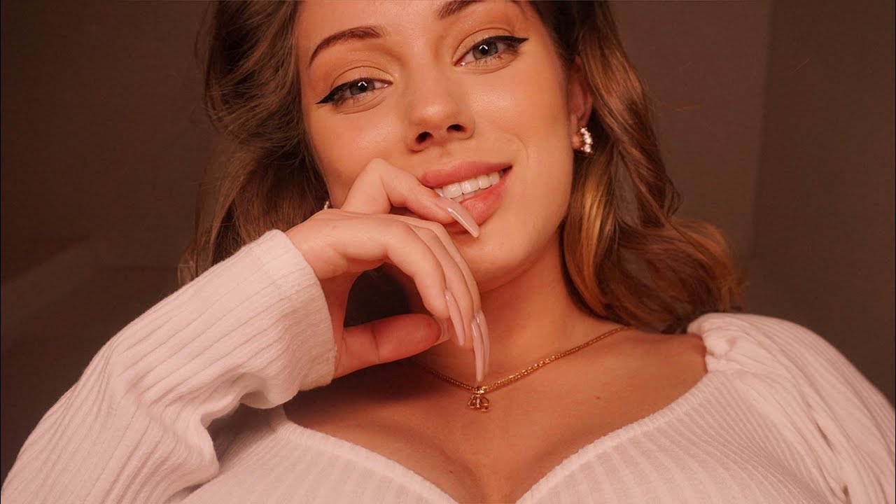 1 ГОДИНА АСМР ♡ ЛЕЖАЧИ НА КОЛІНАХ СВОЄЇ ДІВЧИНИ