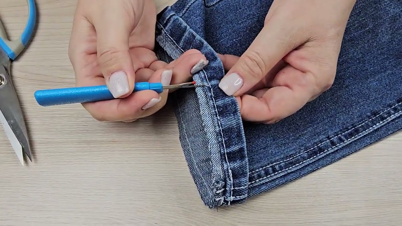 Фишка мастеров: укоротить джинсы с фабричным швом легко!