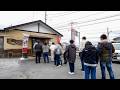 総重量８キロ桶うどん。開店前から大行列ができる爆量肉汁うどん店の昼営業に密着する！