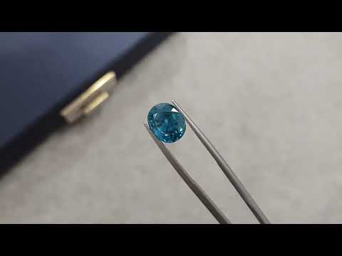 Bright blue oval cut zircon 8.37 ct Video  № 2