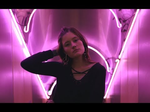 MADELINE JUNO - BORDERLINE (Official Music Video)