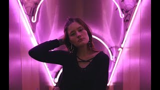 Смотреть клип Madeline Juno - Borderline