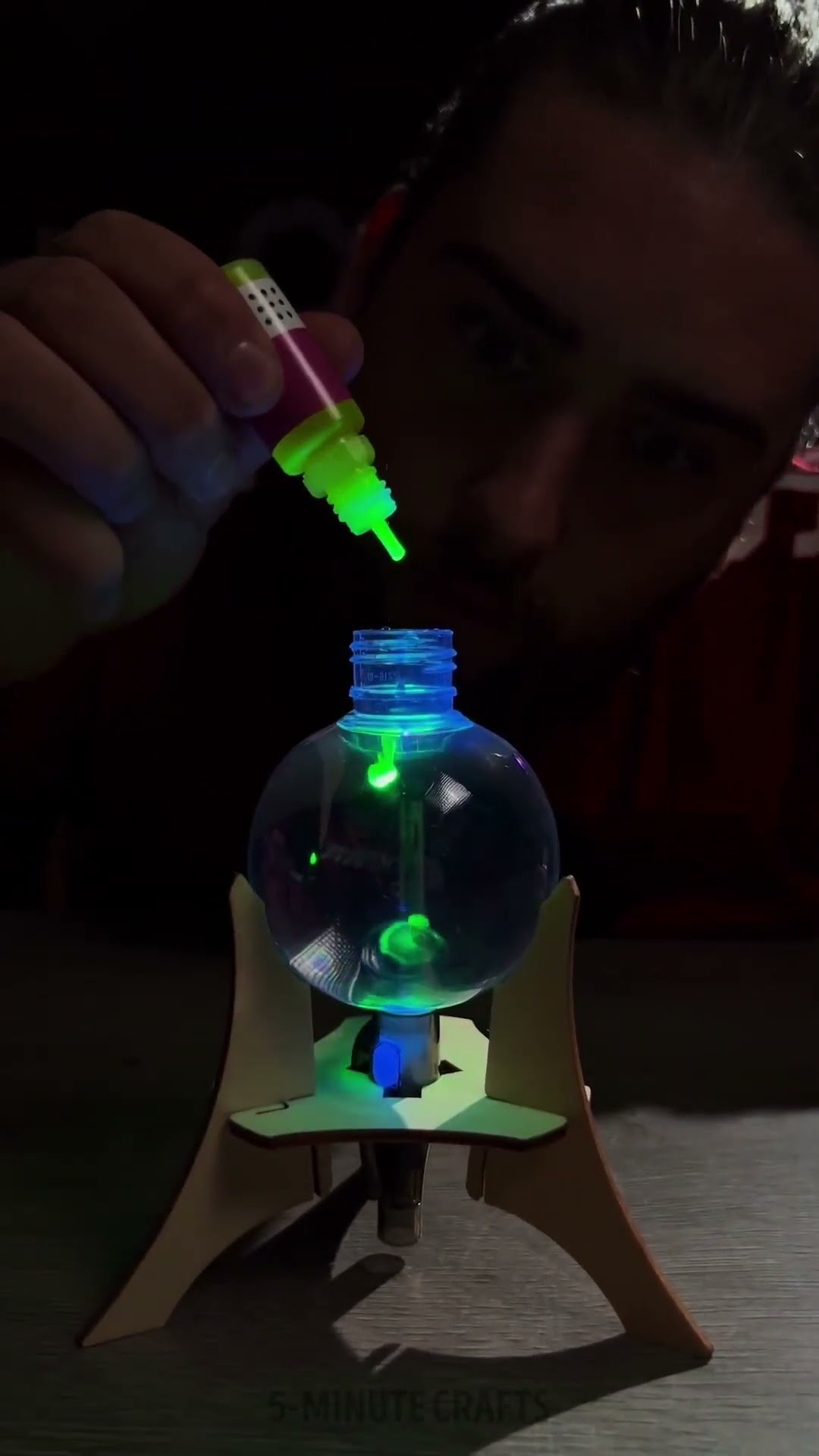 Get a discount on Mel Science kit with code 5 Minute Crafts ? Find the product in our profile BIO!