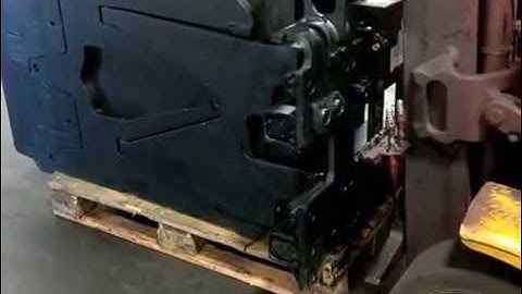 Quick release mounting hooks