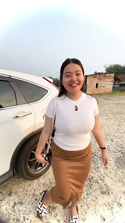 CEWEK CANTIK NAMANYA VIA ARTIS DI YOUTUBE BANG RAHMAT.