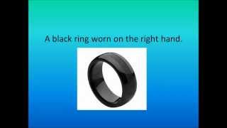 Black rings worn on right hand 2014, What does it mean?