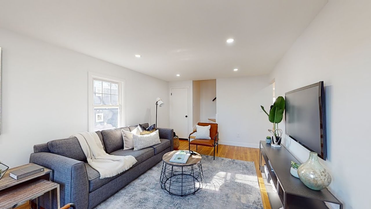 361 Metropolitan Avenue, Roslindale, MA Presented by NICK BURNES