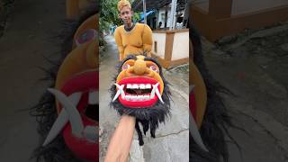 Bawain topeng buto india