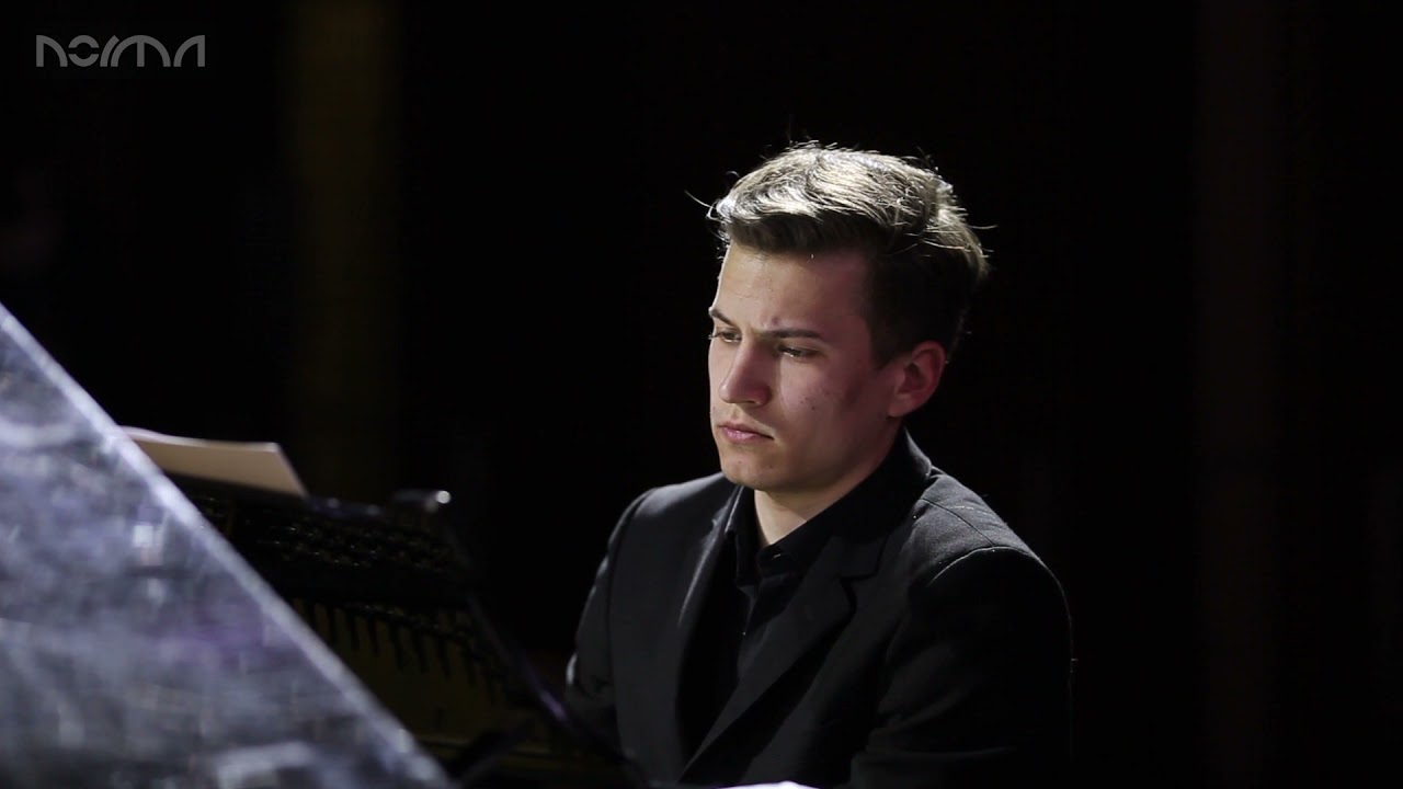 Олександра Романова – Українське Альфреско | Constellation World Talent ...