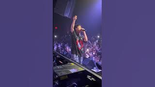 SHAUN - Way Back Home (live) nyc backstage view