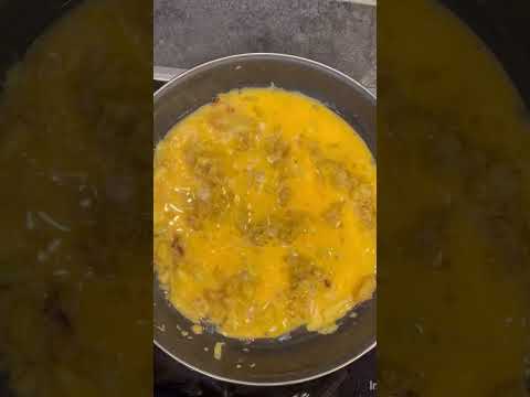 من اليوم ما رح أرمي لب الكوسةشوفوا شو عملت فيةشهى أكلةمن أبسط مكو نات بيض مع لب الكوسة فطور سريع