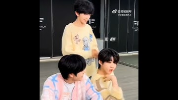 Tuấn Minh đã ghen🎀❤️ #tf家族登陆计划生于火焰演唱会 #weibo #trantuanminh #chenjunming #trầntuấnminh #陈俊铭