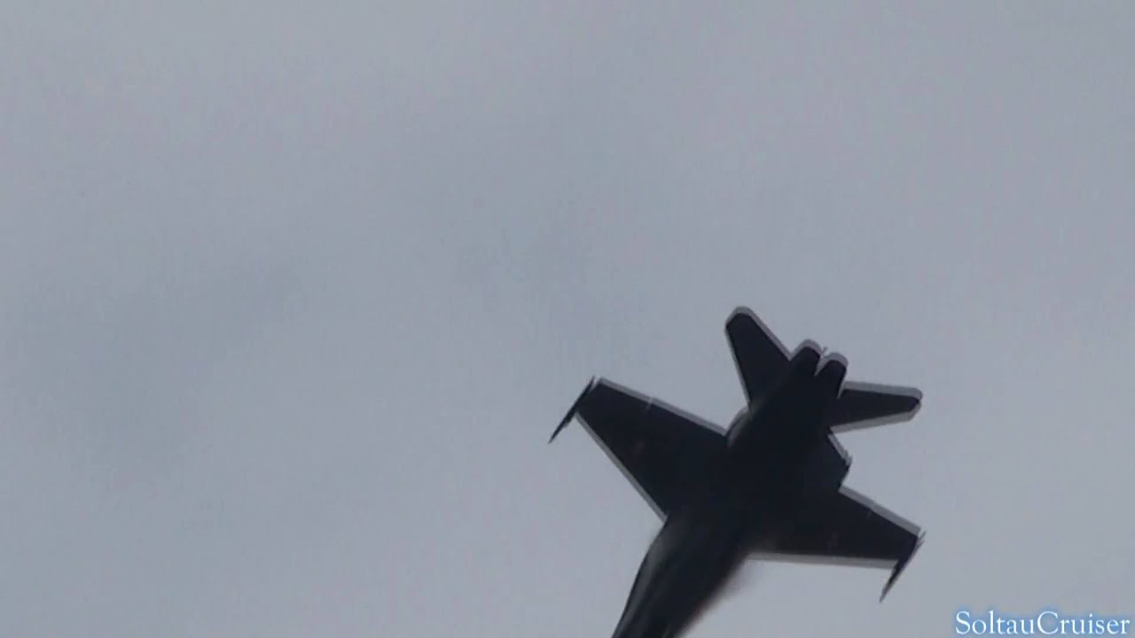 airbus a220 F/A-18 Hornet Air Display Demonstration at ILA Berlin Air Show 2010 (full HD)