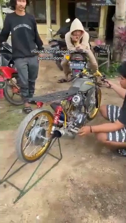 story wa HEREX || MOSOK APRIL PENONTON KABEH