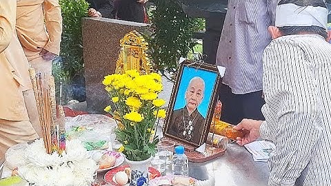 Tang lễ bà (Nguyễn Thị ten) gia đình tiếc thương đưa tiễn tại hoa viên BD 