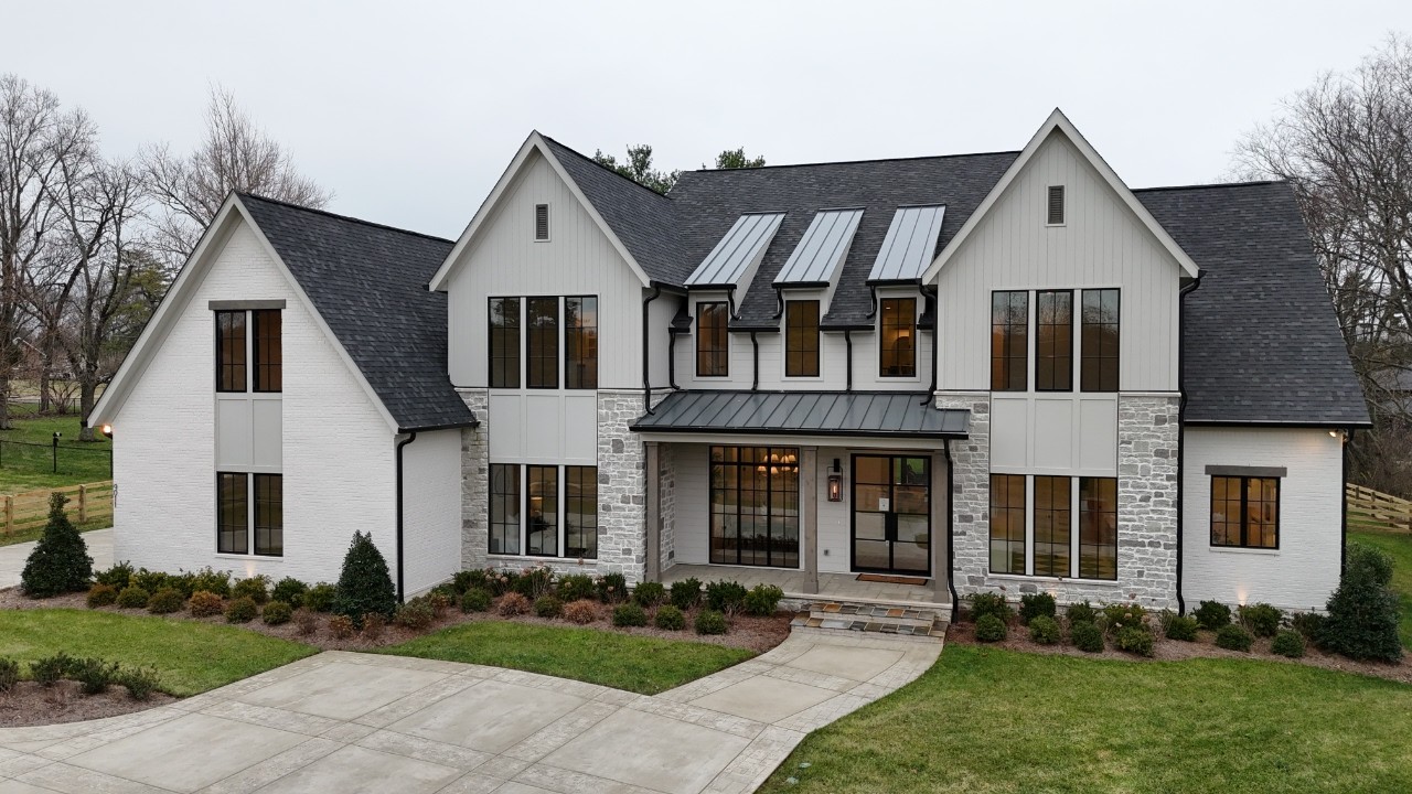 INSIDE THE 2 BEST DESIGNED MODERN FARMHOUSES OF ALL TIME