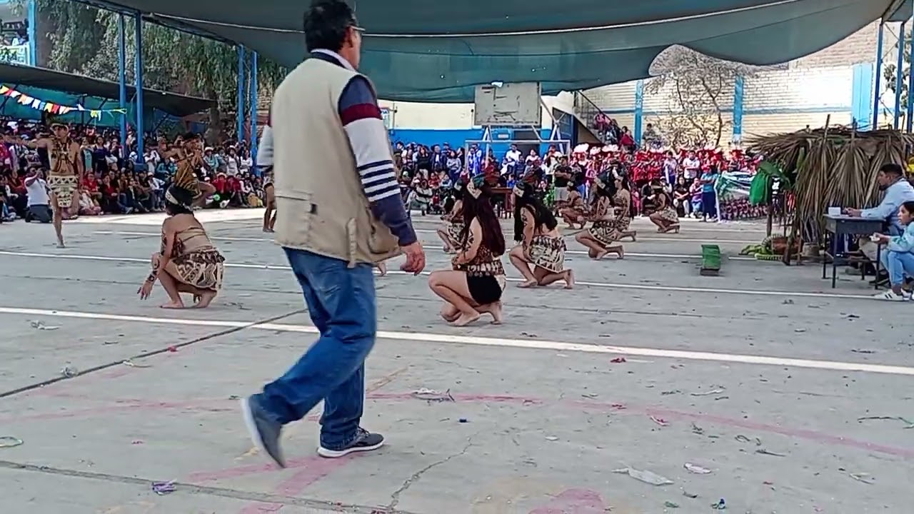 DANZA FIESTA DE LA ANACONDA DE LA  ETNIA BORA-LORETO/ INSTITUCIÓN EDUCATIVA LUCYANA CARABAYLLO-LIMA