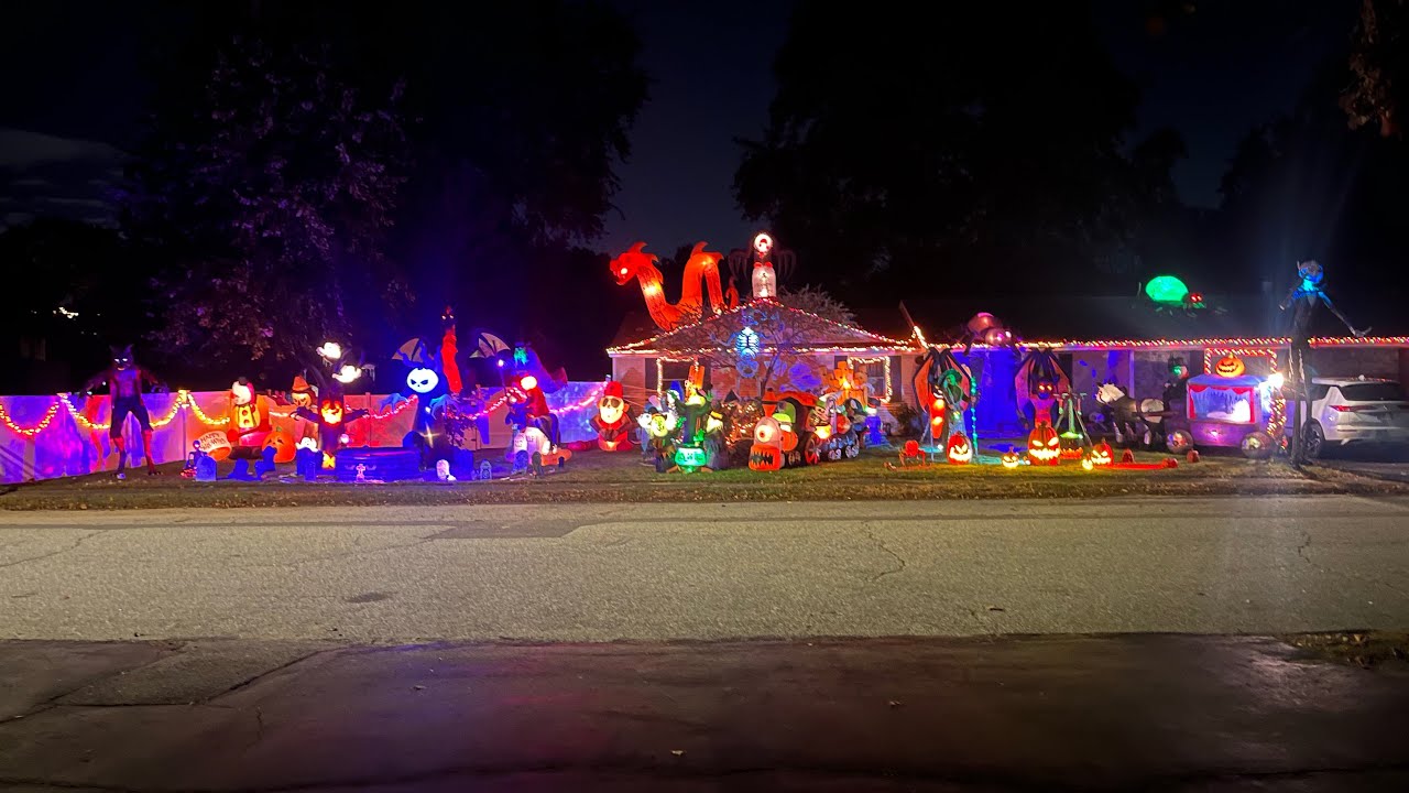 Halloween Inflatable & Animatronic Display 2023