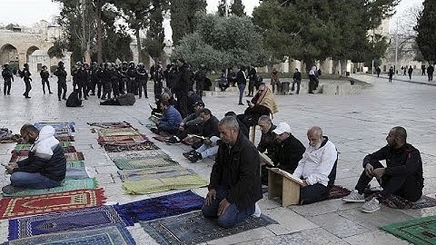 عودة الهدوء إلى الحرم القدسي بعد صدامات عنيفة بين مصلين فلسطينيين والشرطة الاسرائيلية