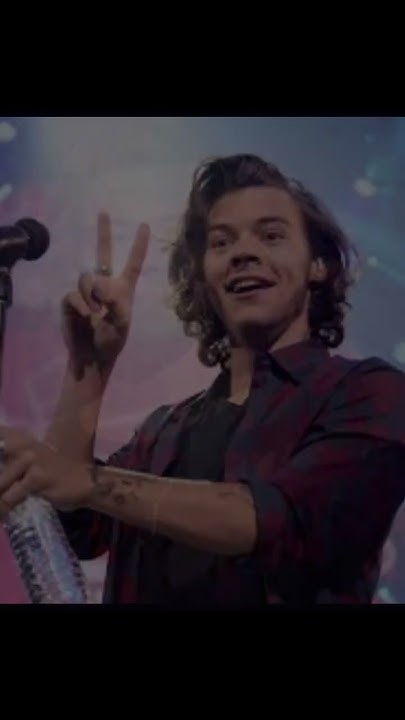"He looks so pretty like the devil" Prince Hair is just 😫💚 #harrystyles - He Looks So Pretty Like A Devil