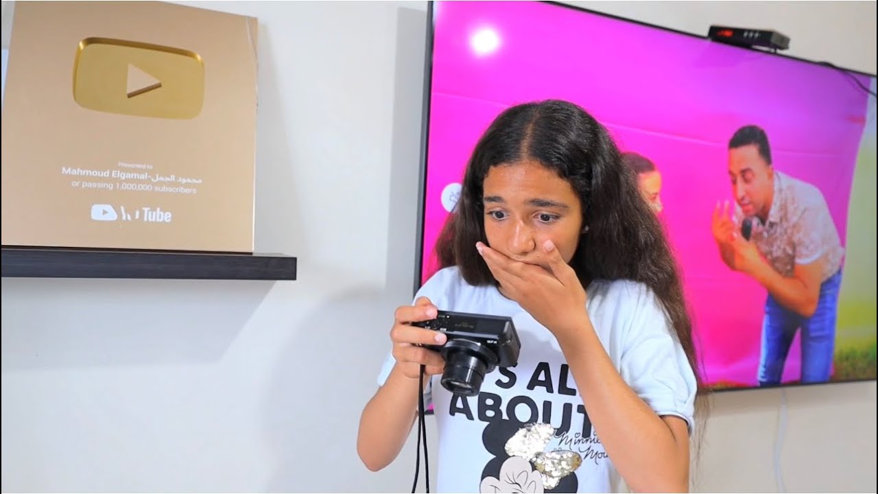 بنت صغيره بتحب التصوير و اللعب فى الموبيل ـ شوف حصل ايه !!