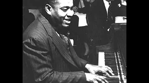 Art Tatum plays  Don't Blame Me  (1949)