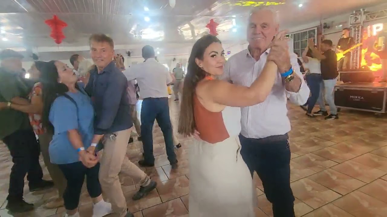 Excelente Matinê animação do Grupo Porto Serrano/Mangueirinha 