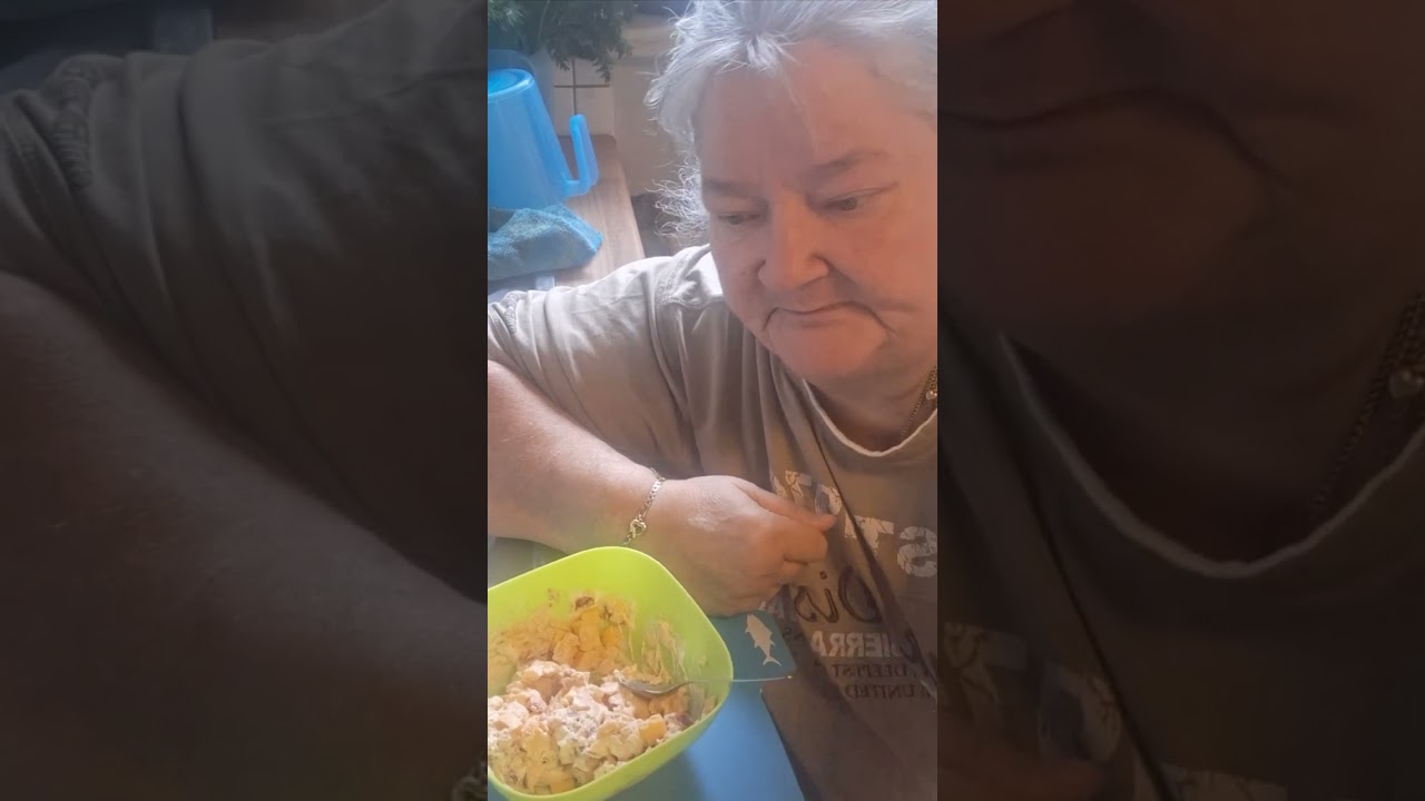 Zum Frühstück gefüllte Paprika mal anders - YouTube