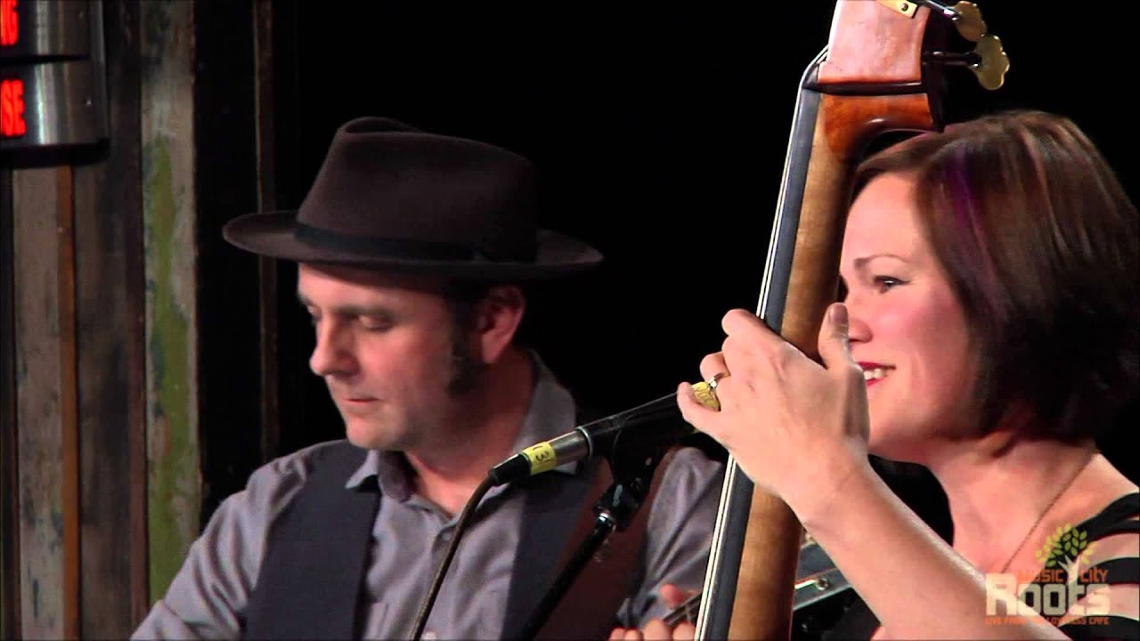 Ver Wild Ponies "Iris" en YouTube Ver Wild Ponies "Iris" en YouTube