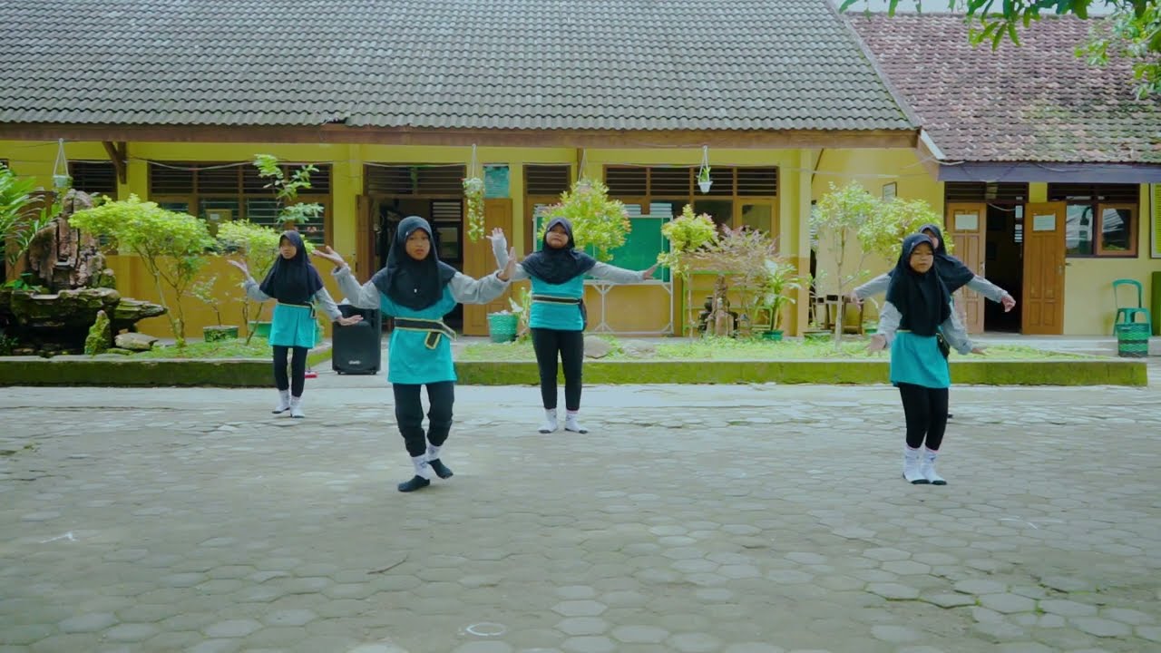 TARI ENGKLEK || SDN SUGIHAN 1 JATIROGO || GUGUS 2