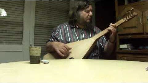 Hebrew scale on pandouris lute