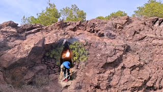 I reverted an ancient cave into a cozy bushcraft survival shelter