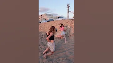 מערכון מצחיק מכיל פלאש תמונות בים OnlyShOrtal 