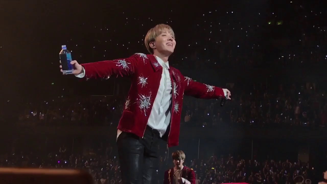 [170402] BTS The Wings Tour in Anaheim Day 2 - Run (J-Hope Focus) Fancam - YouTube