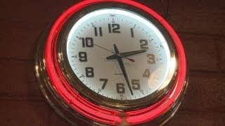 Lawmaker says time's up for Daylight Savings