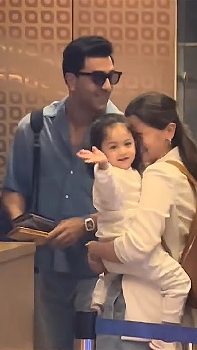 #Ranbirkapoor & #Aliabhatt with their little one #rahakapoor ❤️ #cutekids #babie #cutebaby