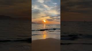 Olas batiendo suavemente en la playa de Perbes. #Galicia #OlasRelajantes #nature #acoruña #coruña